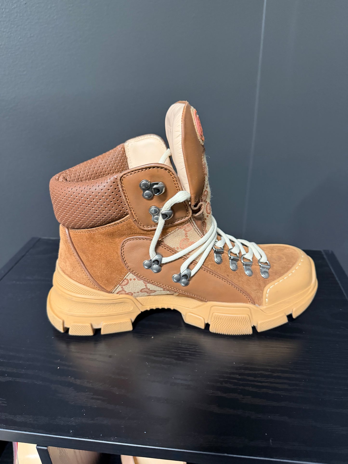 G U C C I Boots SZ 39