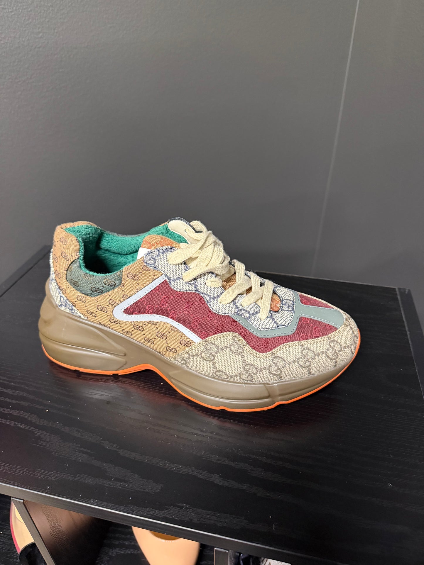 G U C C I Sneakers SZ 38