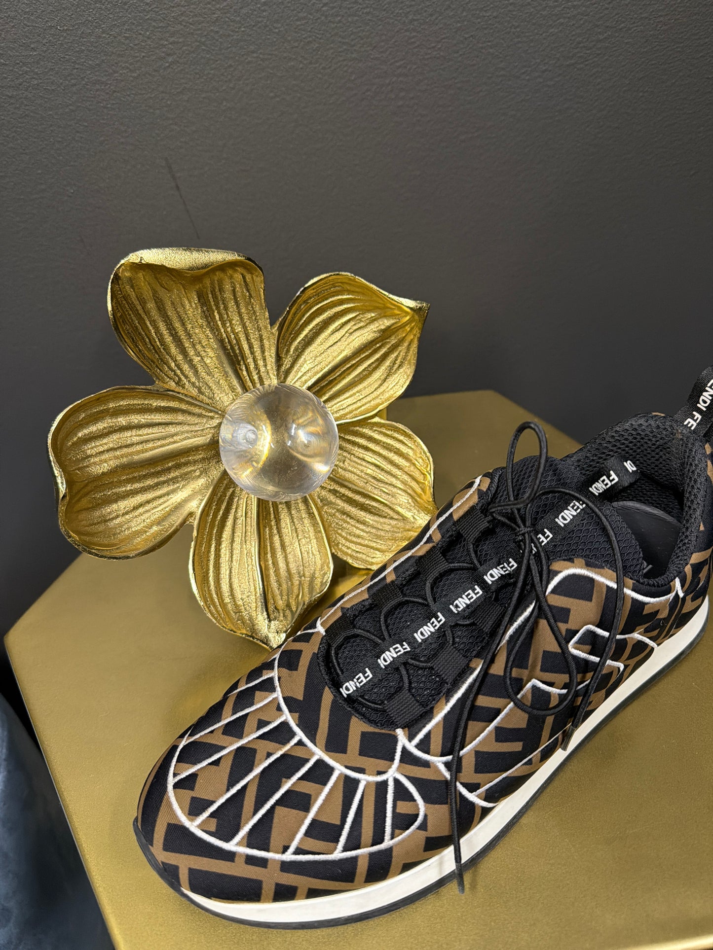 F E N D I Sneakers SZ 39.5