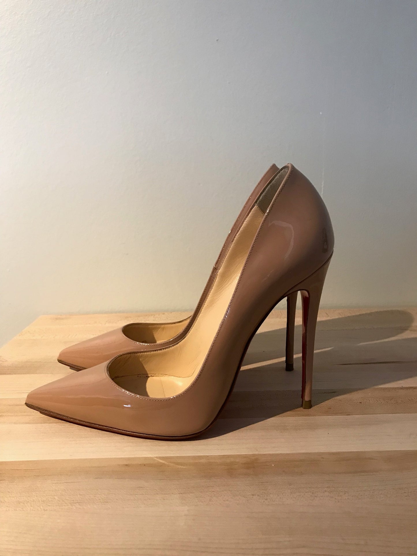 Christian Louboutin So Kate Patent Nude 37.5