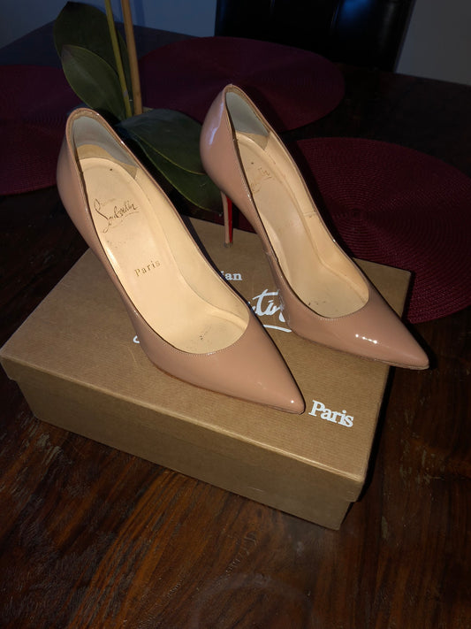 Christian Louboutin So Kate Nude Pump 38